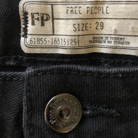 Free People NWOT cropped jeans - Picture 3 of 5
